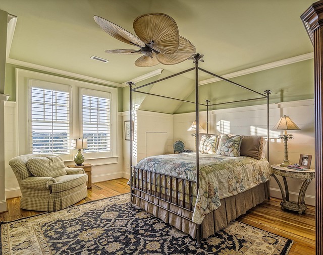 workshop setting with neutral textiles, bedding samples, and minimalist home comfort learning materials